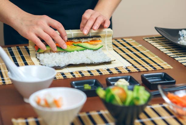 Traditional Sushi Making Class in Tsukiji 1