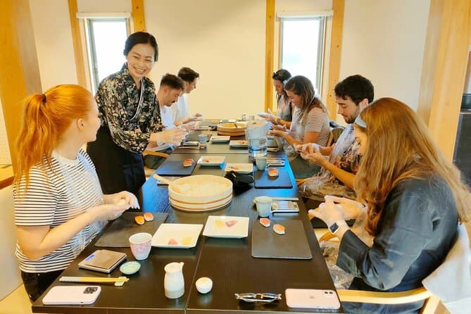 Traditional Sushi Making Class in Tsukiji 4